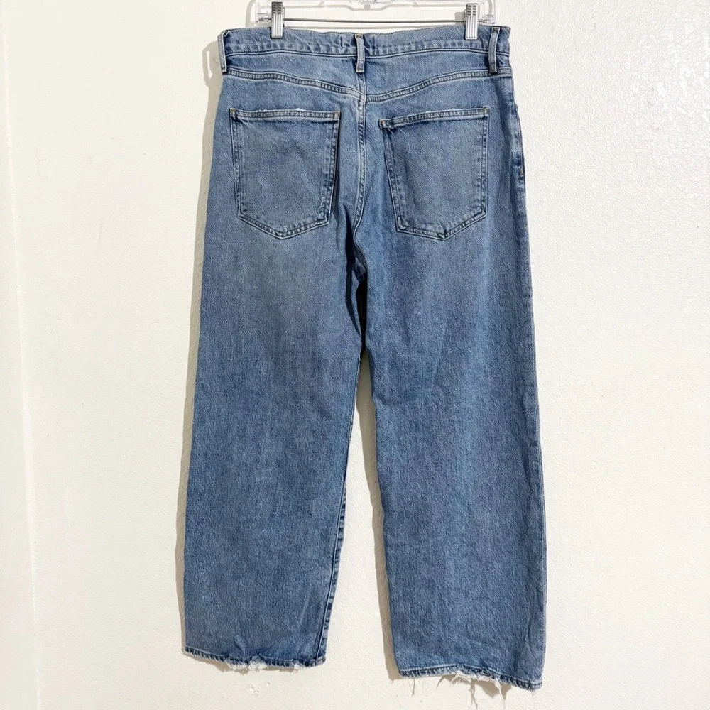 Agolde Harper Crop Mid-Rise Wide Straight Leg Jeans in Hassle - Picture 6 of 11